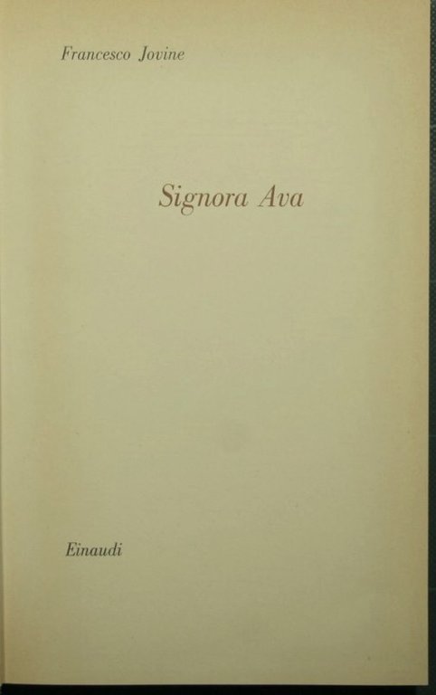 Signora Ava