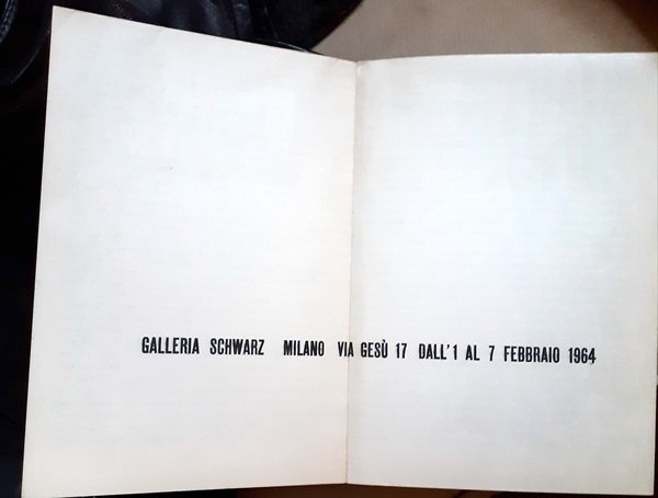 Piero Manzoni - Locandina/poster dell’esposizione alla galleria Schwarz di Milano …