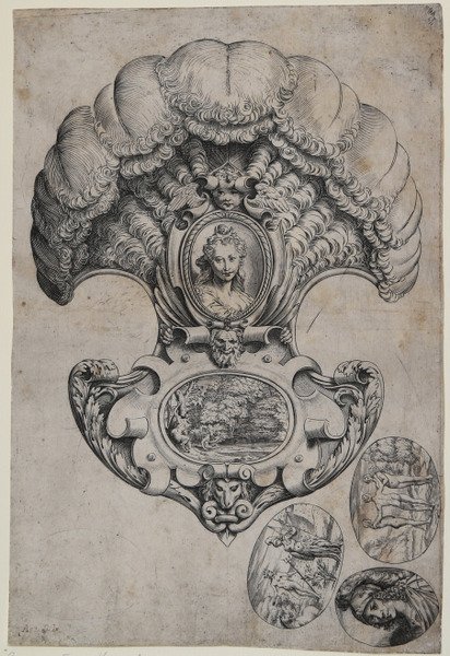 Copricapo a forma di ventaglio