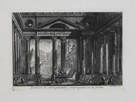 Braccio di città pensile e navigata al di sotto