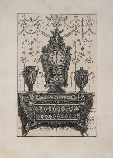 Comò con orologio affiancato da vasi