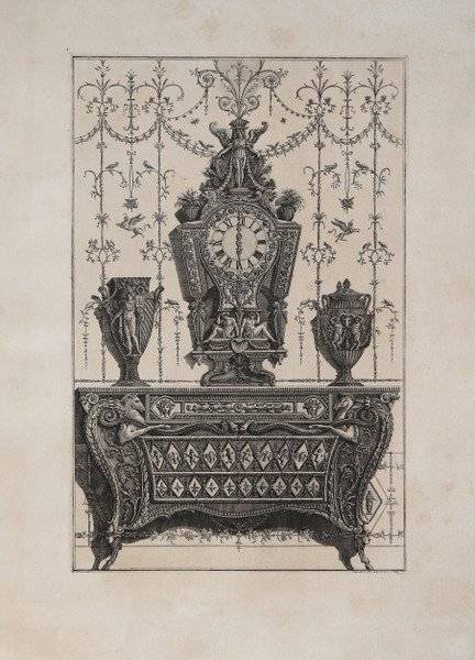 Comò con orologio affiancato da vasi