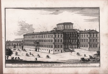 Segue l'altra veduta per fianco del palazzo verso la piazza …