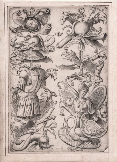 Trofeo con donna con elmetto