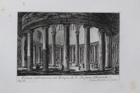 Veduta dell'interno del Tempio di S. Stefano Rotondo