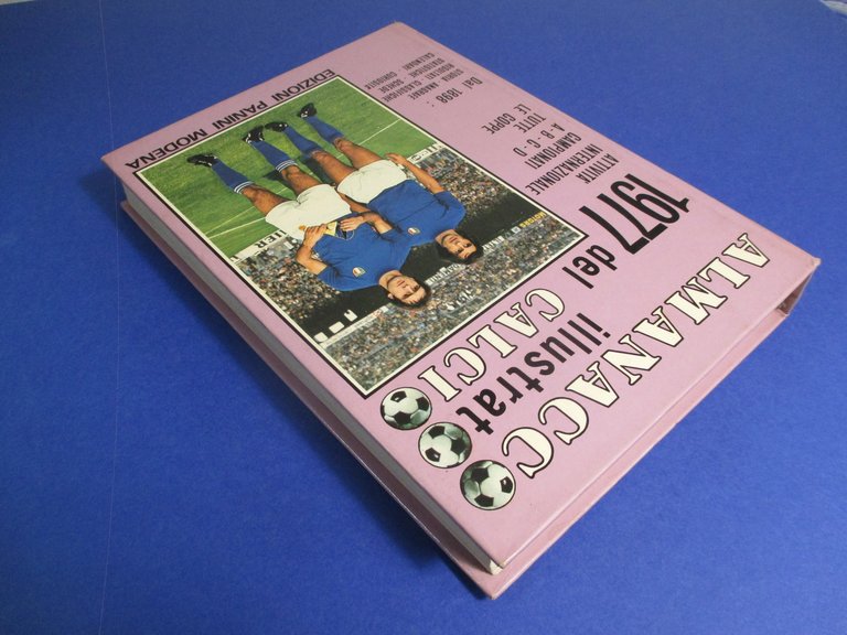 Almanacco illustrato del calcio 1977.