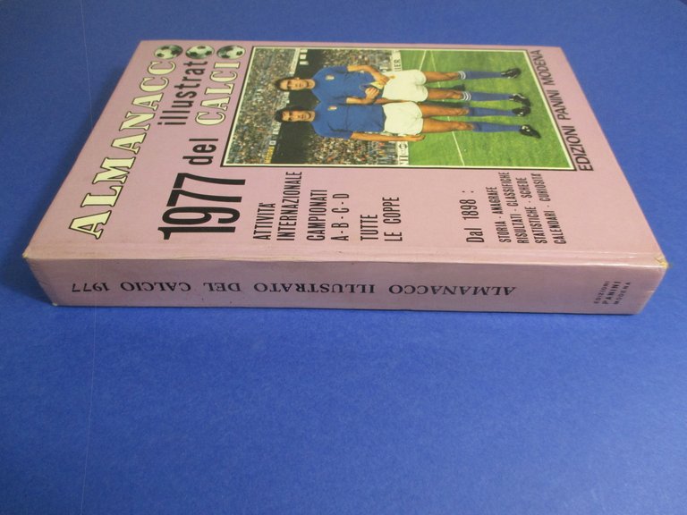 Almanacco illustrato del calcio 1977.