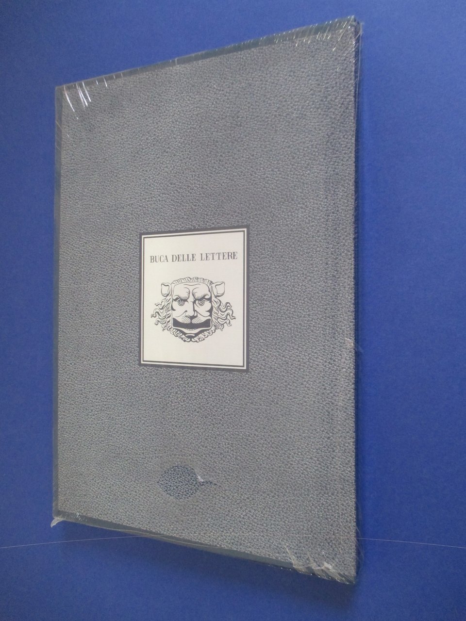 Il Libro dei Francobolli d'Italia. Valori Postali 2001.