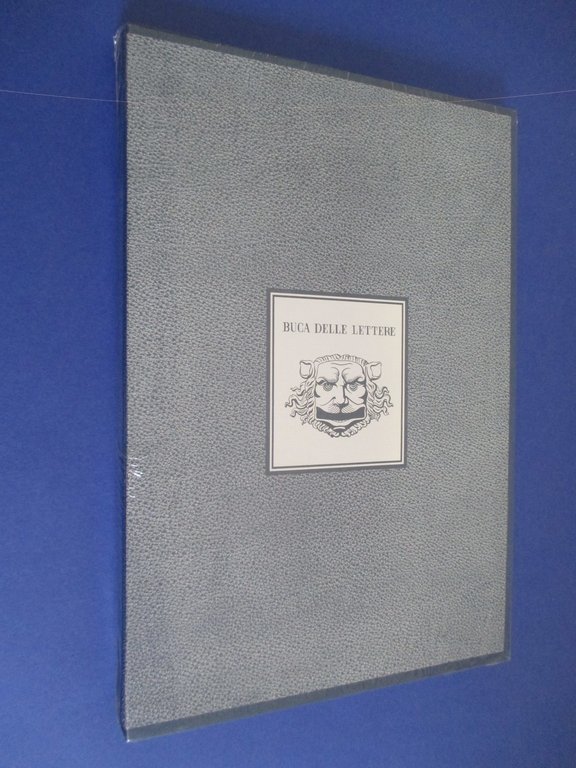 Il Libro dei Francobolli d'Italia. Valori Postali 2001.