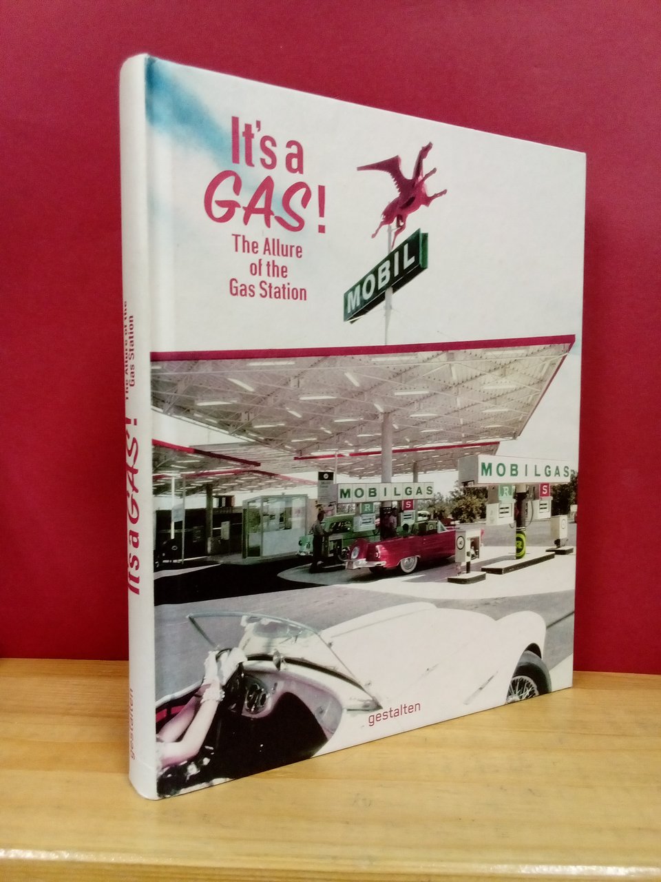 It’s a gas. The allure of the gas station. | Immagine principale