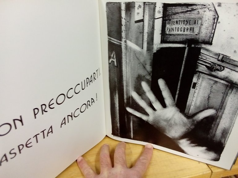 La presenza inquietante. Romanzo visivo di Roberto Moschini. | Immagine Gallery 3