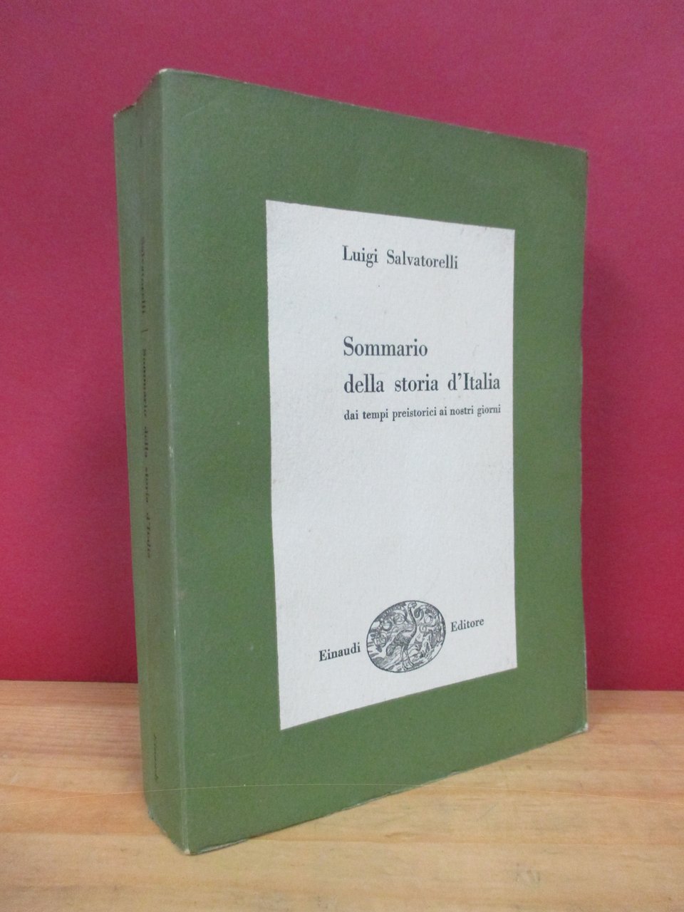 Sommario della storia d'Italia dai tempi preistorici ai giorni nostri.