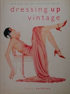 Dressing up vintage. With more than 600 international sources.