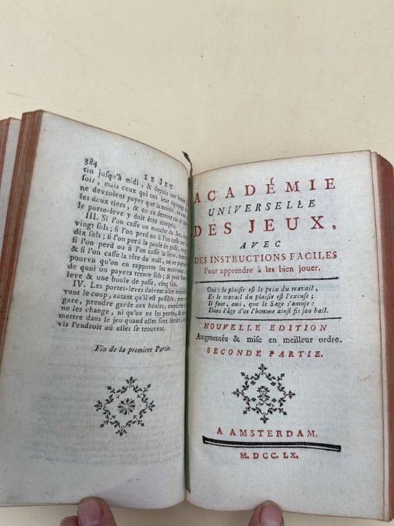 Académie universelle des jeux avec des instructions faciles pour apprendre …