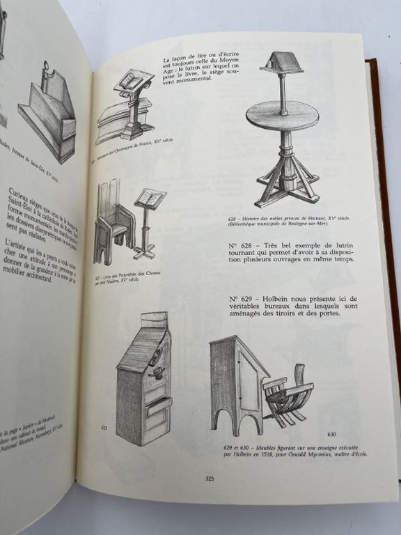 Préhistoire du mobilier des origines au XVe siècle