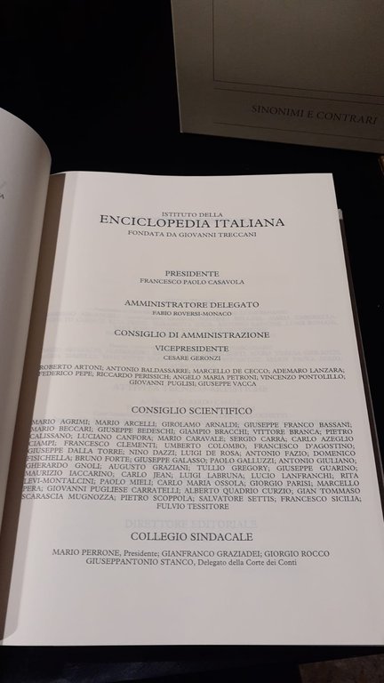 Il vocabolario Treccani - Sinonimi e contrari