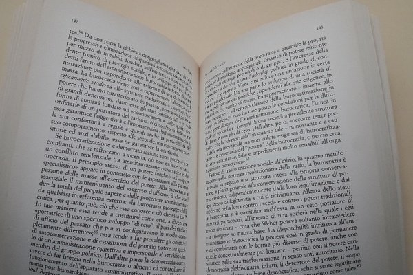 MAX WEBER- OLTRE LO STORICISMO(1988)