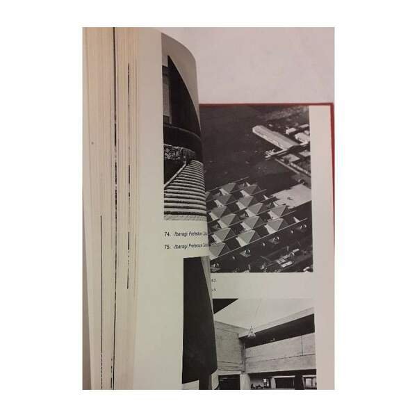 NEW DIRECTIONS IN JAPANESE ARCHITECTURE(1968)