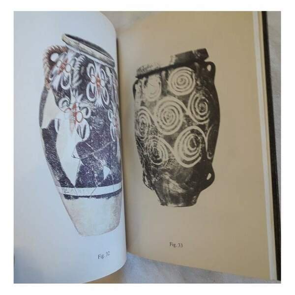 SIMMETRIA, ASIMMETRIA, ED ALTRE CARATTERISTICHE NELLA CERAMICA MINOICA DI FESTOS(1996)