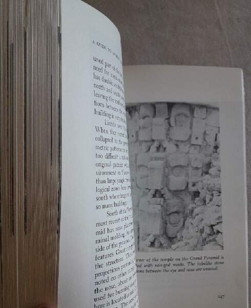 A GUIDE TO ANCIENT MAYA RUINS(1975)