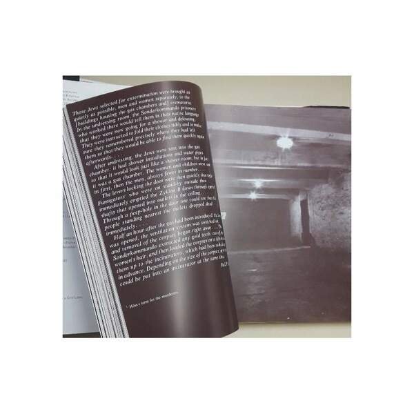 AUSCHWITZ -A HISTORY IN PHOTOGRAPHS(1998)