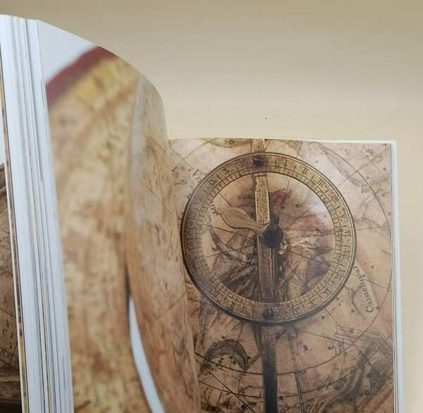 THE ART AND HISTORY OF GLOBES(2014)