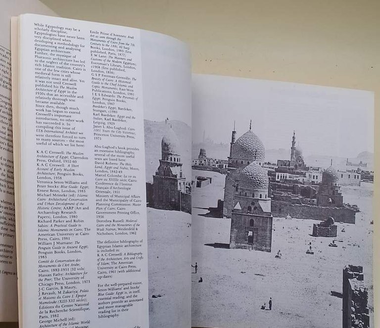 AN INTRODUCTION TO ISLAMIC CAIRO(1985)