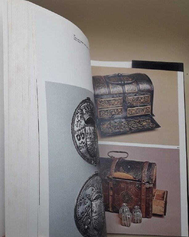CAPOLAVORI DI ARTE DECOATIVA NEL CASTELLO SFORZESCO(1975)