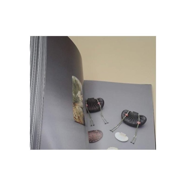 CINTURE ETNICHE D'AFRICA, D'OCEANIA E D'AMERICA DALLA COLLEZIONE GHYSELS(2004)