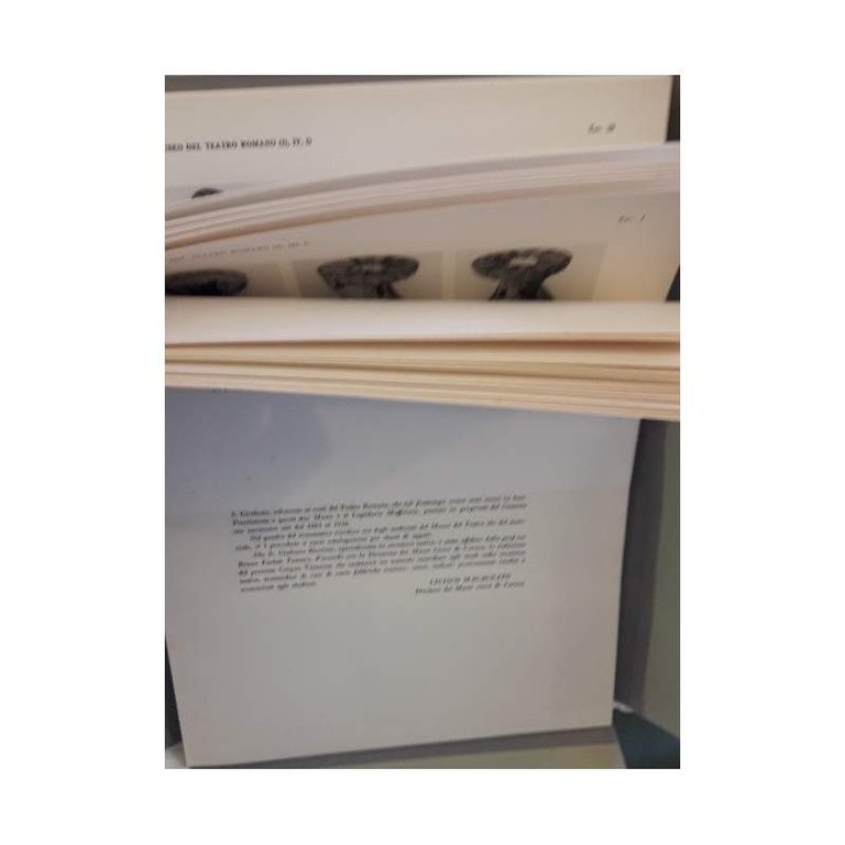 CORPUS VASORUM ANTIQUORUM- ITALIA MUSEO DEL TEATRO ROMANO DI VERONA(1961) | Immagine Gallery 6