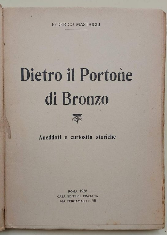 DIETRO IL PORTONE DI BRONZO (1928)