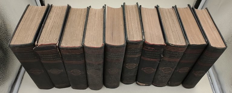 Enciclopedia Moderna illustrata-dizionario universale di cognizioni utili- 10 voll.