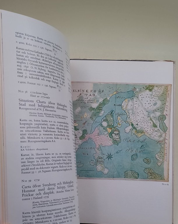 Helsingin asemakaahistorianllinen Kartasto- Helsingfors stadsplanehistoriska atlas