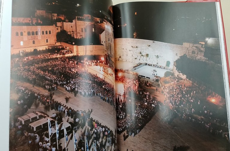 Jerusalem of the heavens-Millenium Edition- The Eternal city in bird's …
