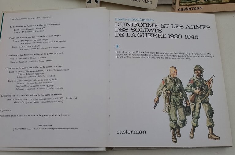 L'uniforme et les armes des soldates de la guerre 1939-1945- …