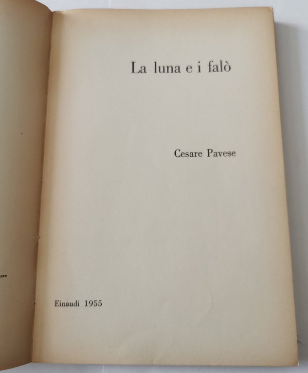 La luna e i falò