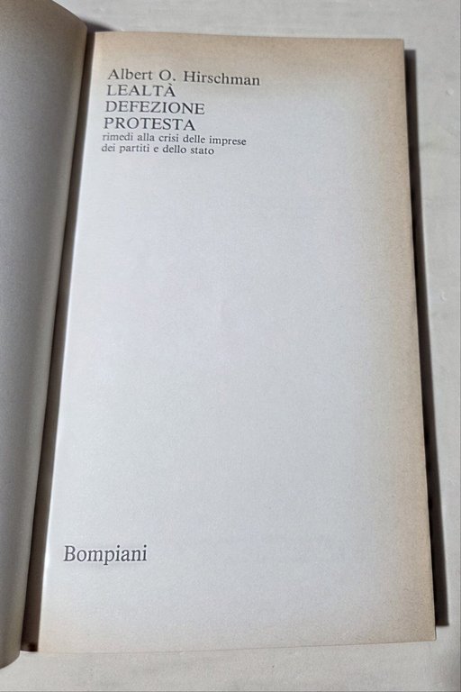 Lealta' defezione protesta | Immagine Gallery 2