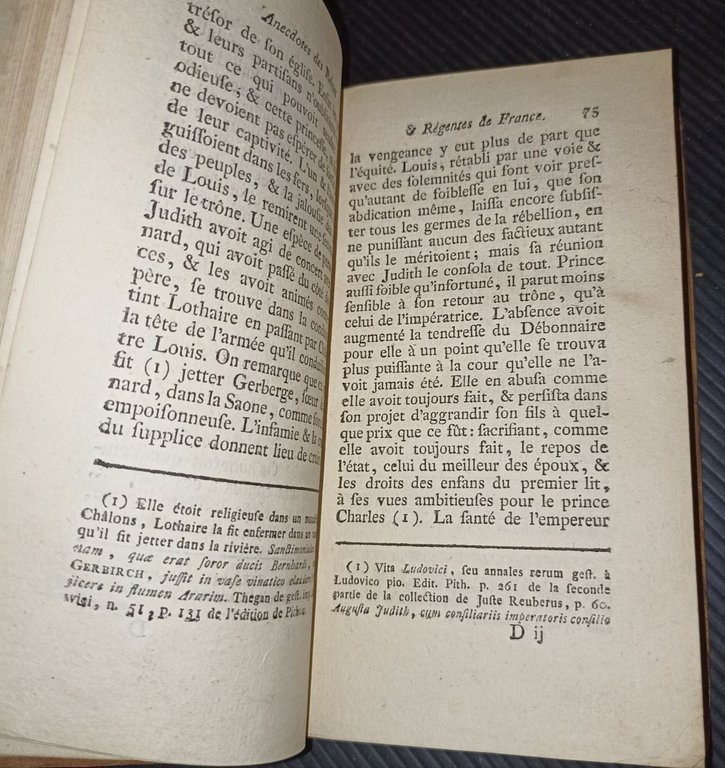 Mémoires, historique, critiques, et anecdotes del reines et régentes de …