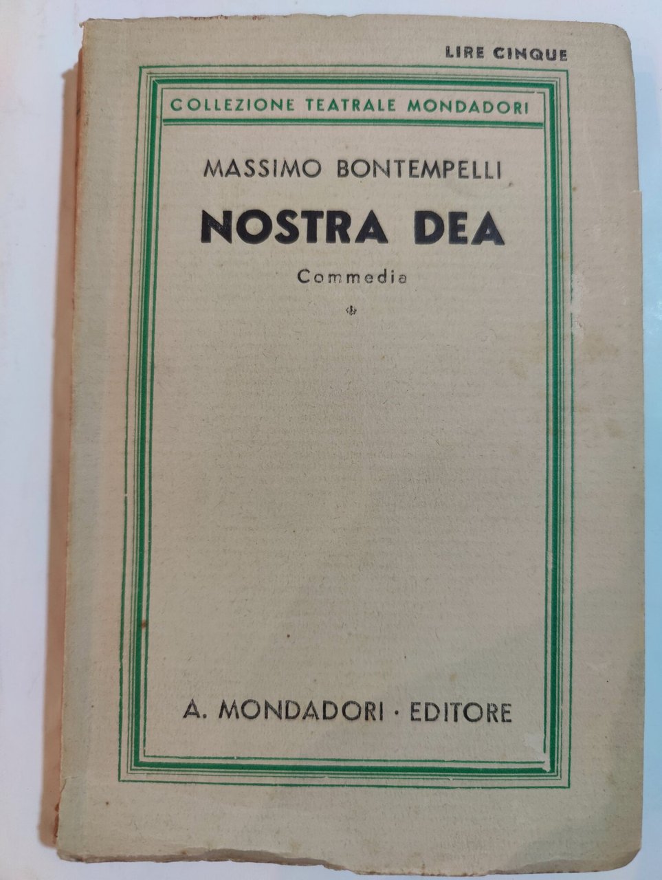 Nostra dea-commedie | Immagine principale