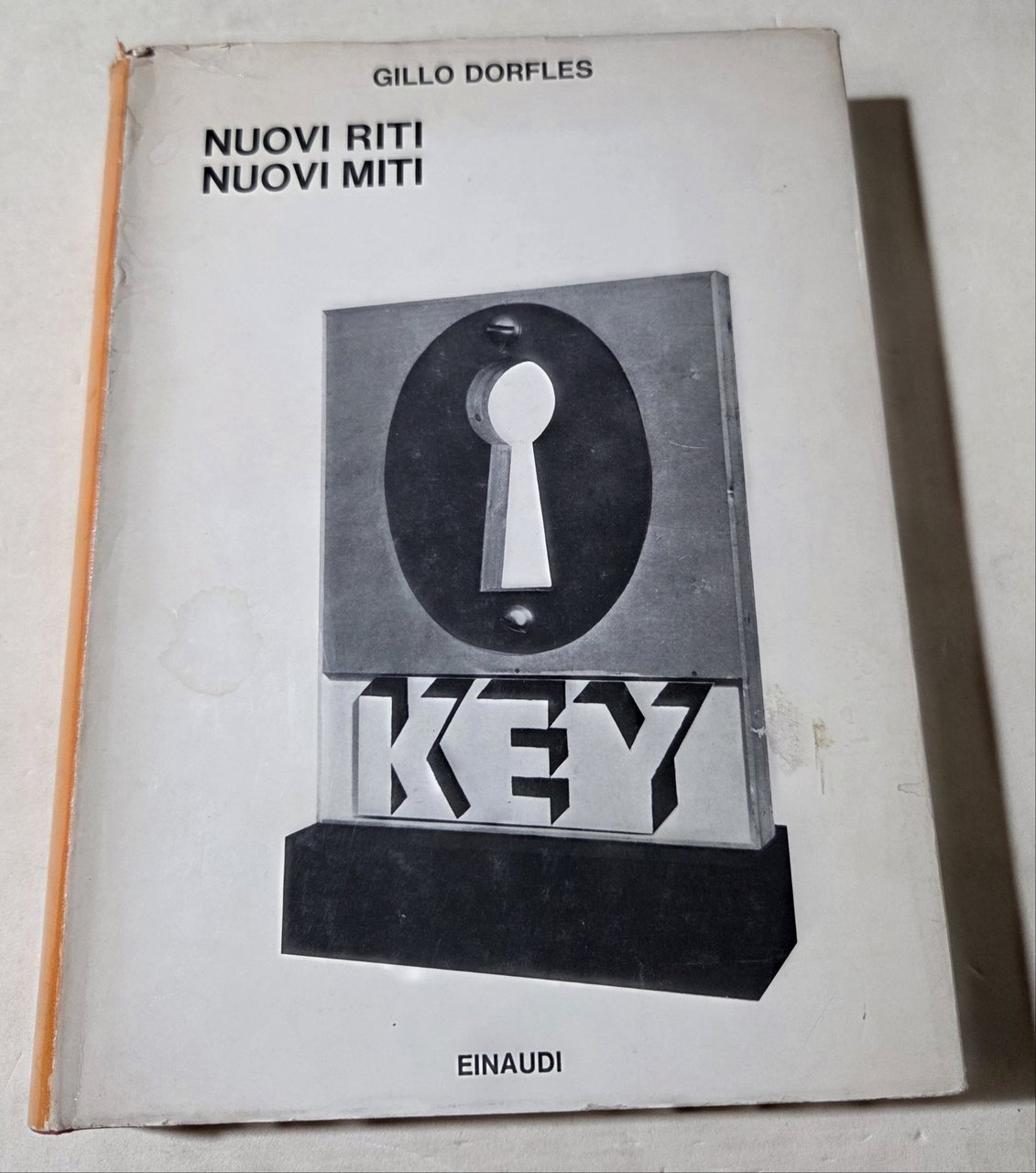 Nuovi riti nuovi miti | Immagine principale