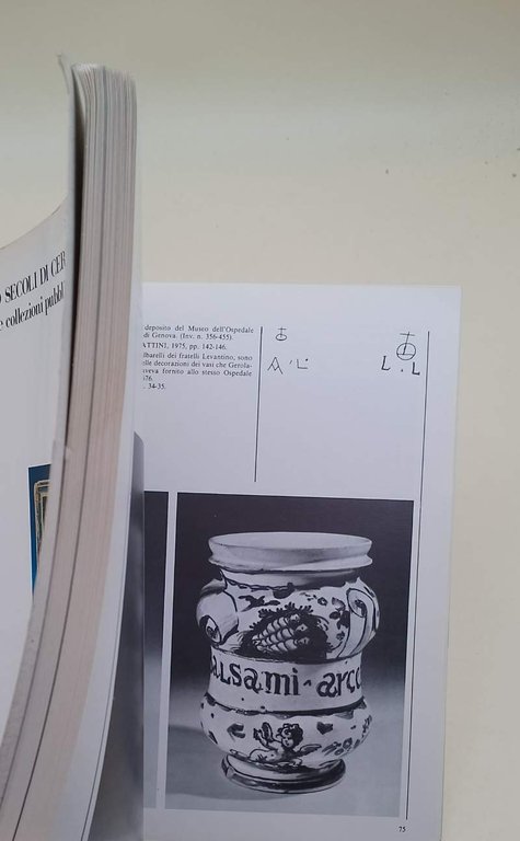 OTTO SECOLI DI CERAMICA LIGURE NELLE COLLEZIONI PUBBLICHE DE SAVONESE(1986)