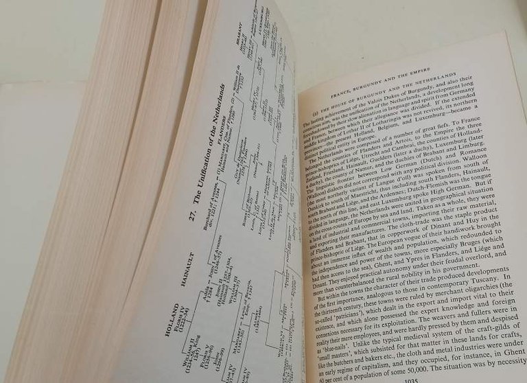 THE SHORTER CAMBRIDGE MEDIEVAL HISRORY- 2 VOLL-(1952)