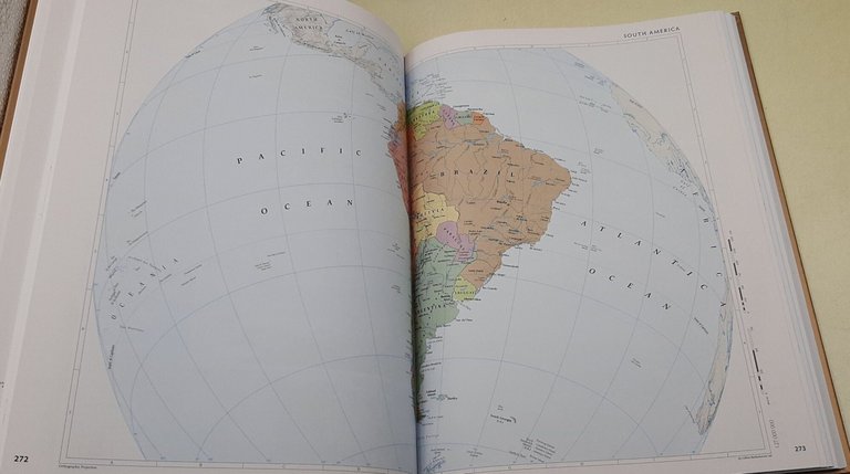 The Times Concise Atlas of the World [Lingua Inglese] | Immagine Gallery 5