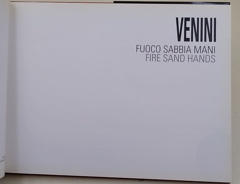 Venini- Fuoco Sabbia Mani-Fire Sand Hands