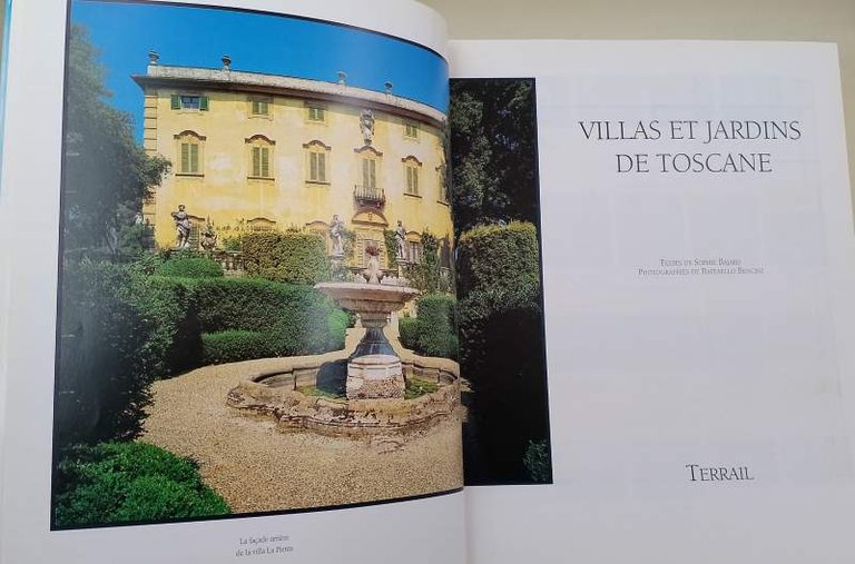 VILLAS ET JARDINS DE TOSCANE(1992)