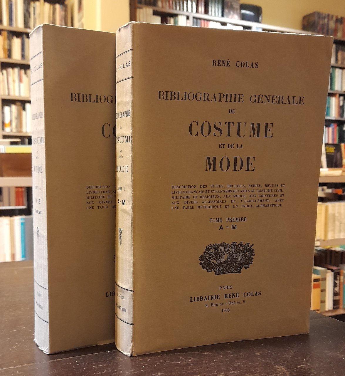 BIBLIOGRAPHIE GENERALE DU COSTUME ET DE LA MODE (2 Volumi)