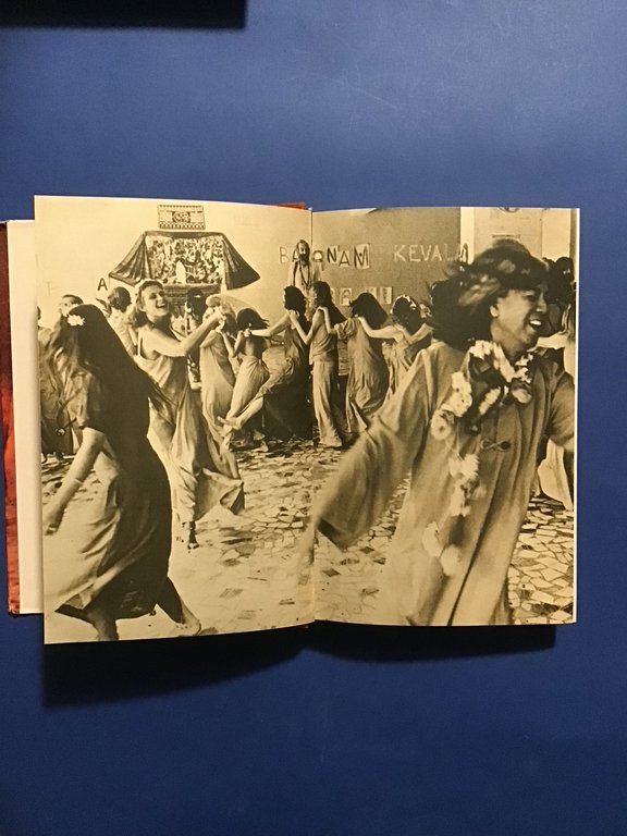 DANCE YOUR WAY TO GOD. A DARSHAN DIARY