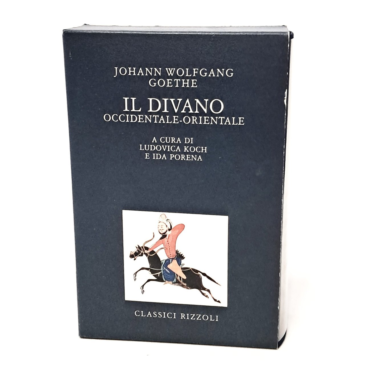 Il divano occidentale-orientale