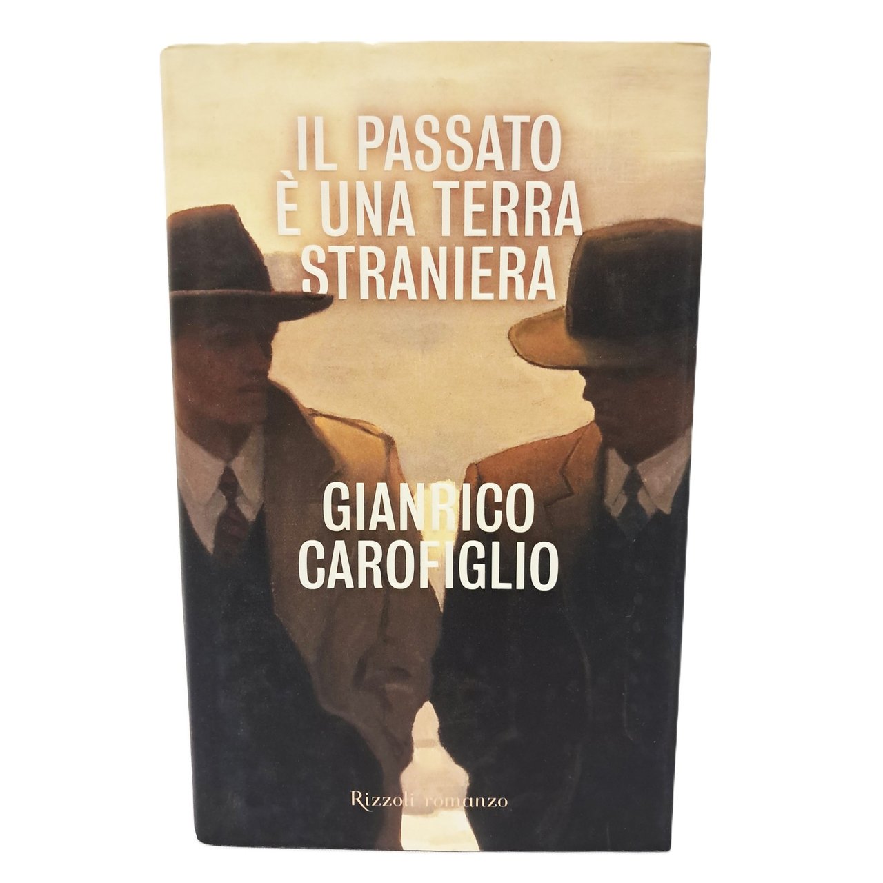 Il passato è una terra straniera | Immagine principale