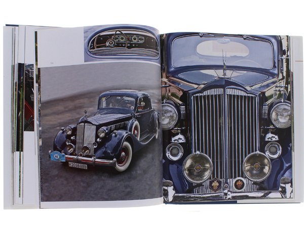 LA STORIA IN UN ROMBO. Auto d'epoca in una collezione …